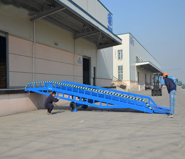 周口移动式登车桥应用